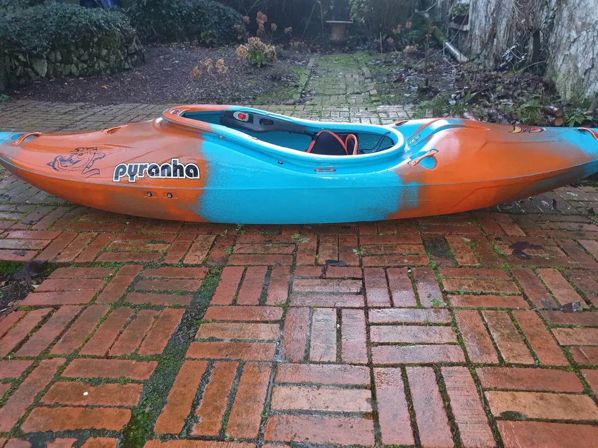 Kayak - Pyranha Burn 3 + carbon paddles +deck - Image 1