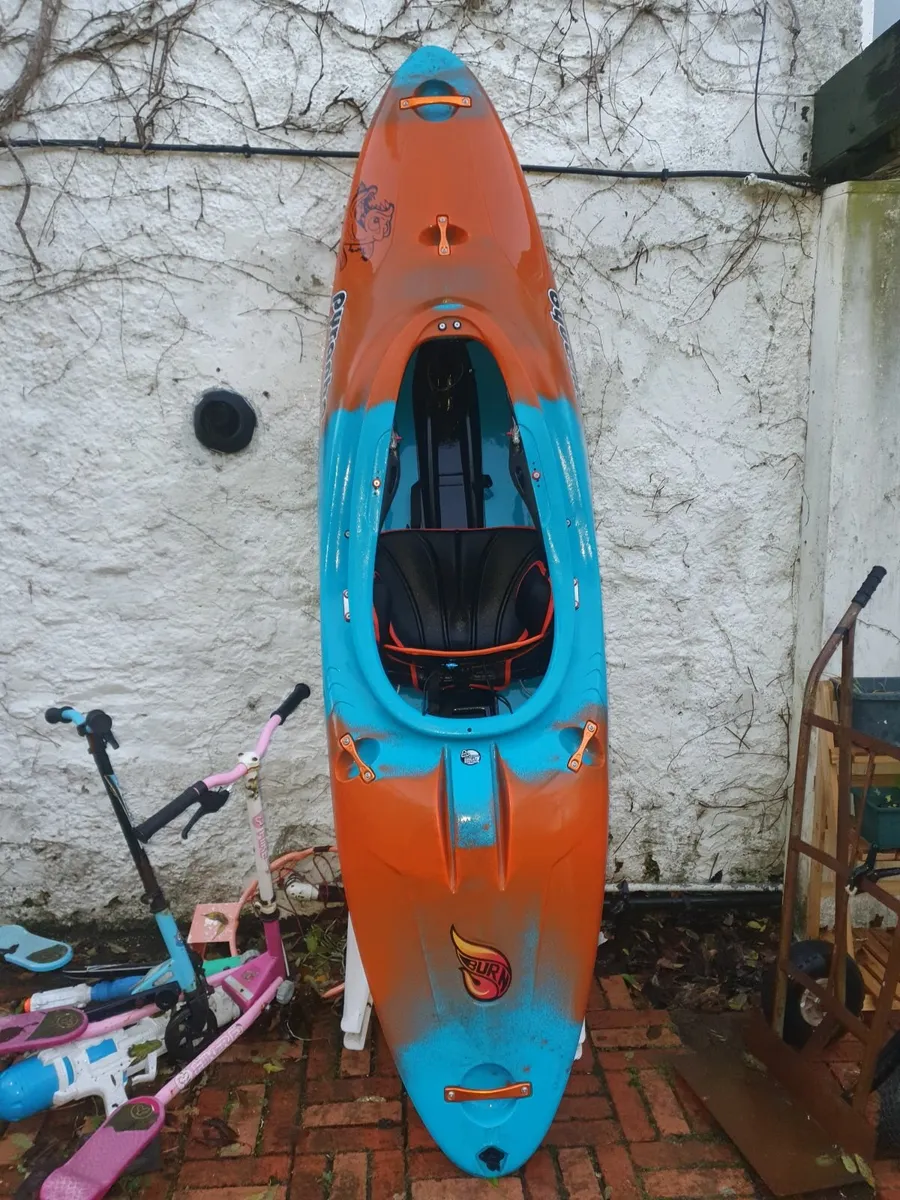 Kayak - Pyranha Burn 3 + carbon paddles +deck - Image 2