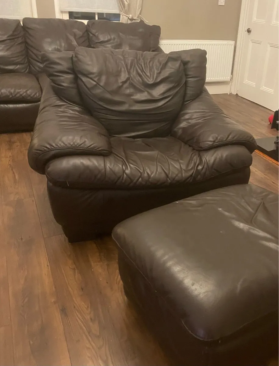 Leather armchair, 2 sofas and ottoman. - Image 1