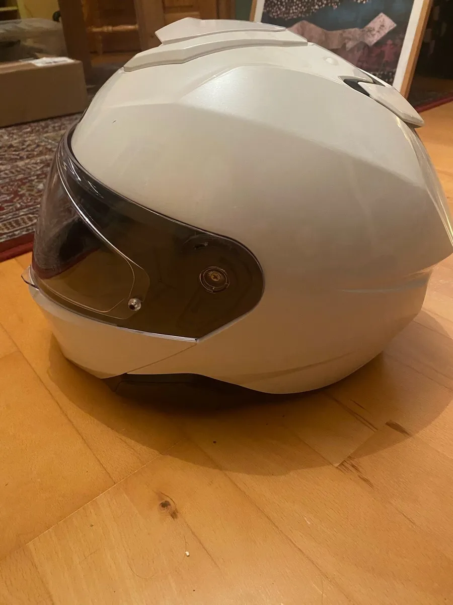 HJC White Motorcycle Helmet - Image 2