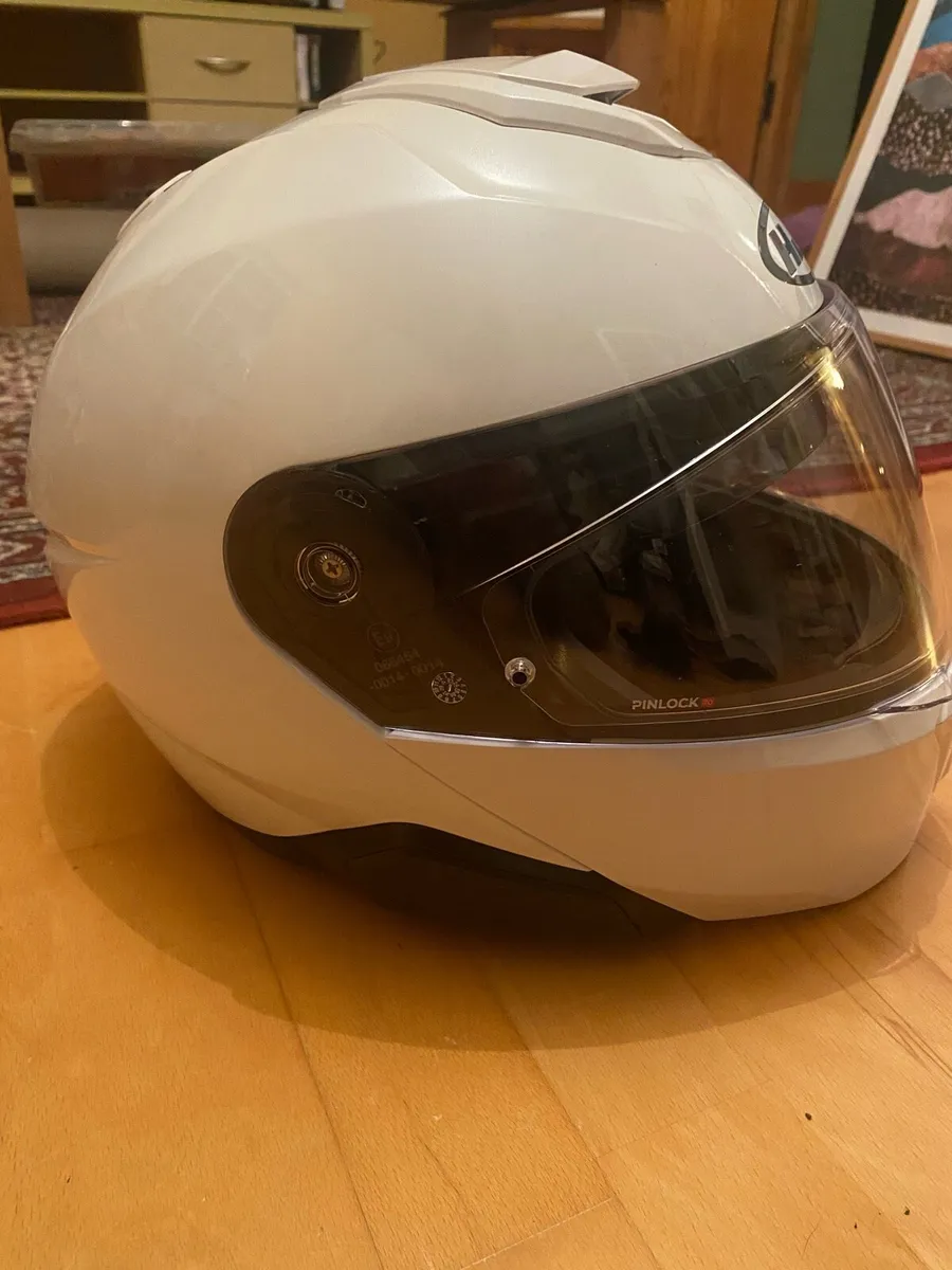 HJC White Motorcycle Helmet - Image 4