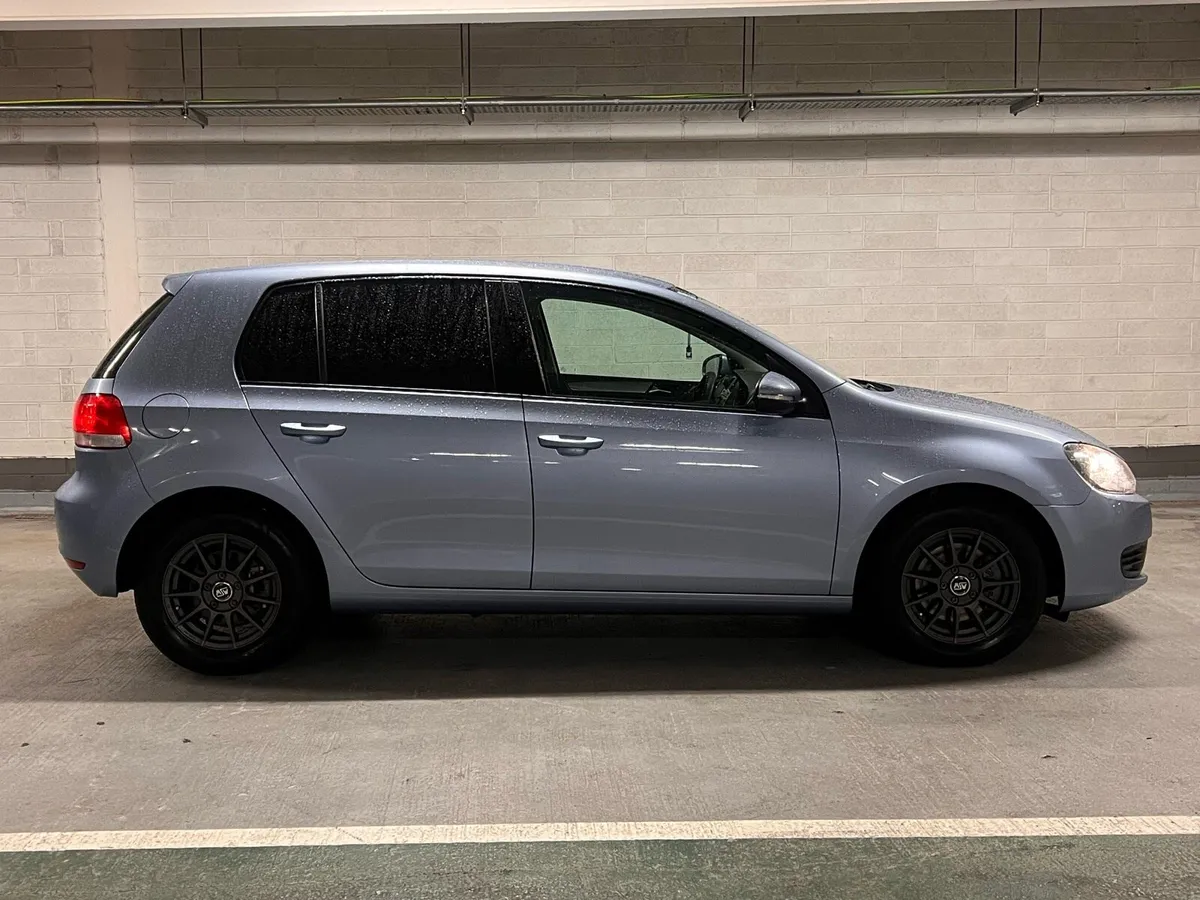 VW GOLF 1.2 TSi AUTOMATIC VERY LOW KM - Image 2