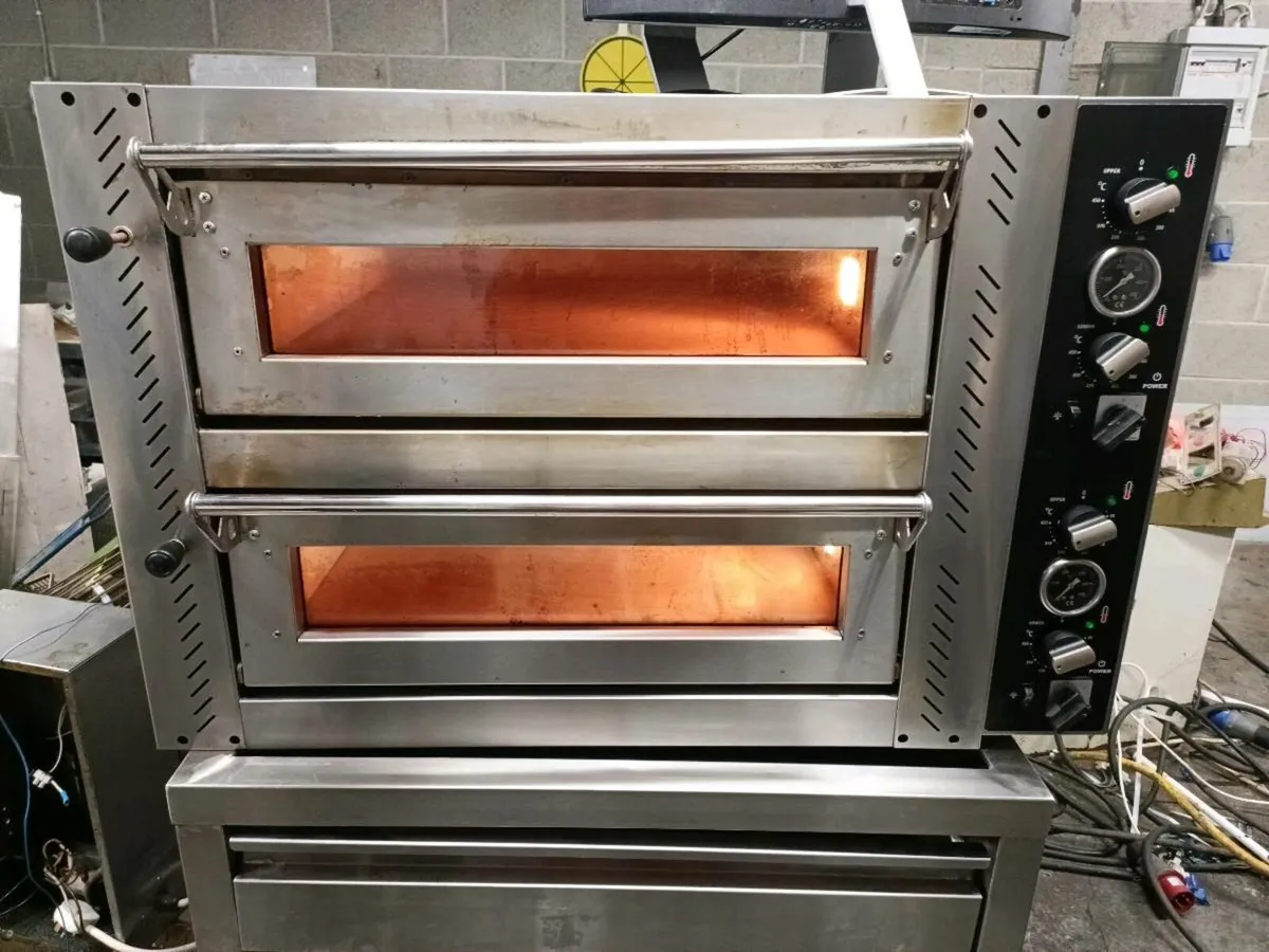 Full Fire clay electric Pizza oven - Image 1