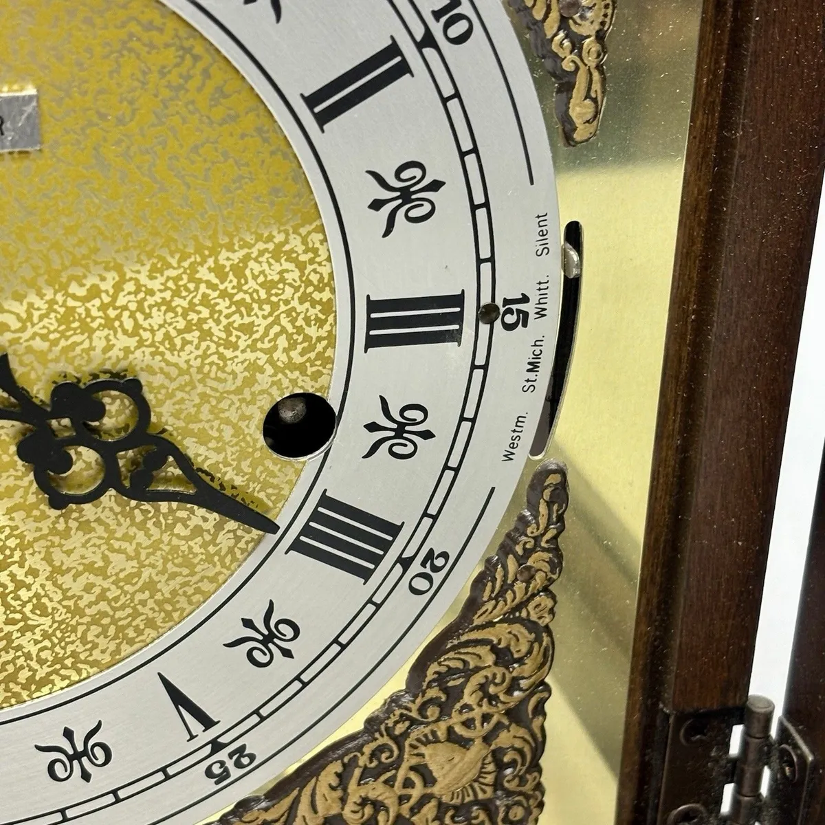 Vintage Howard Miller Triple Chime Mantel Clock - Image 3