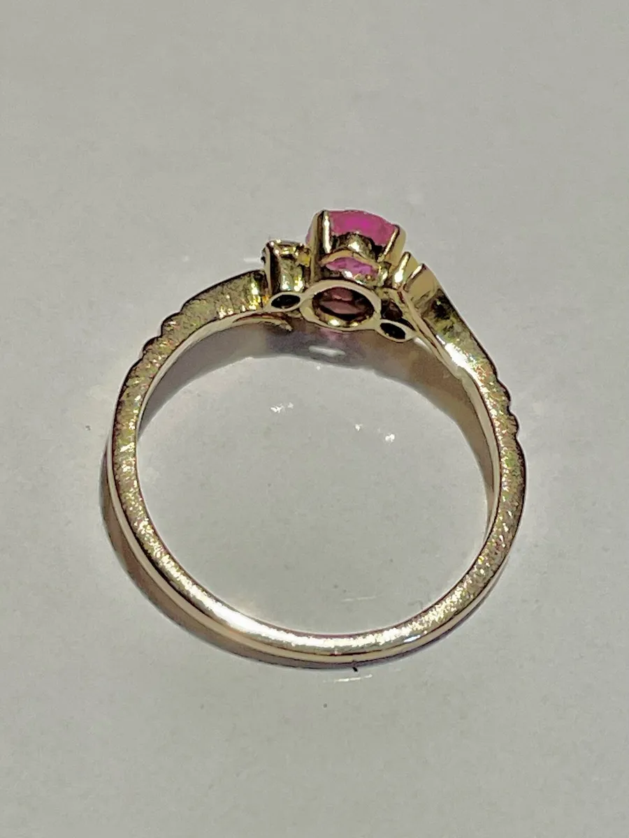 14ct Gold Ladies Ring - Image 4