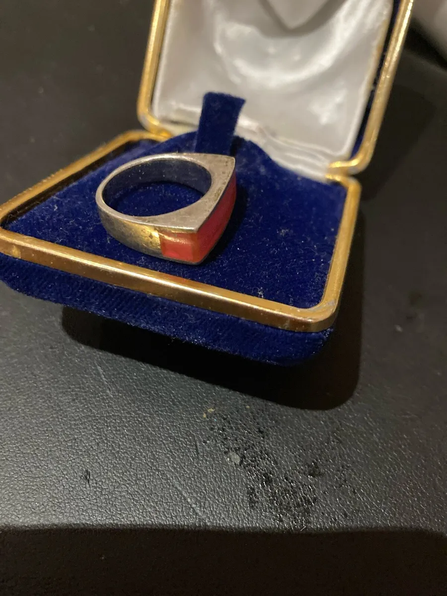 Sterling Silver ring with pink band - Image 2