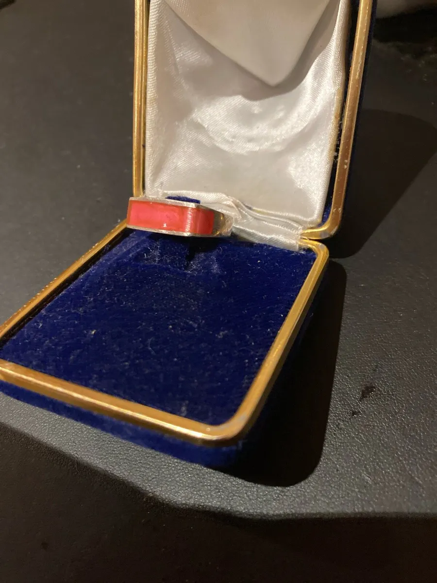 Sterling Silver ring with pink band - Image 3