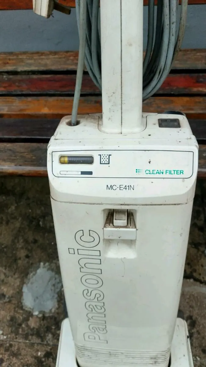 Vintage Panasonic upright vacuum cleaner - Image 3