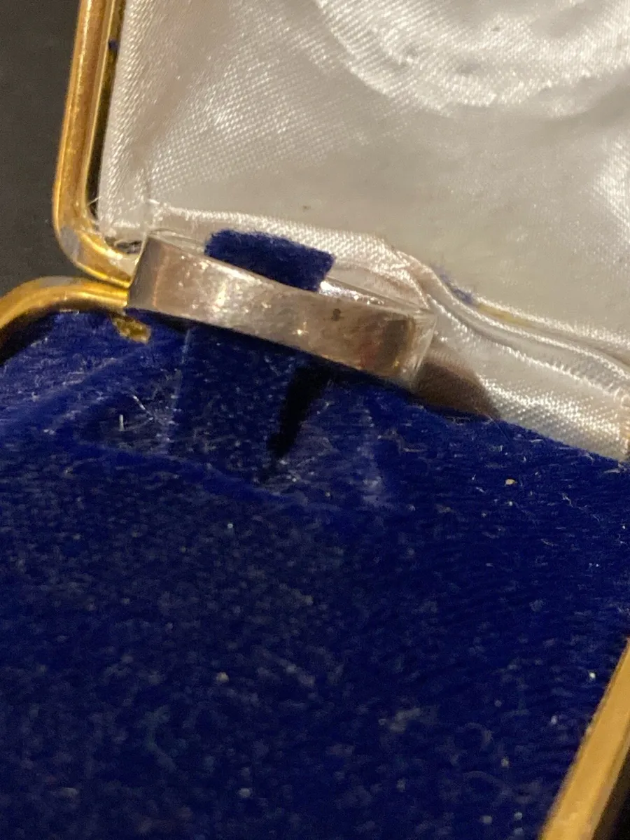 Sterling Silver ring with pink band - Image 4