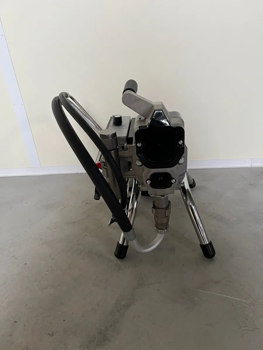 Airless paint sprayer, new, 240v - Image 1