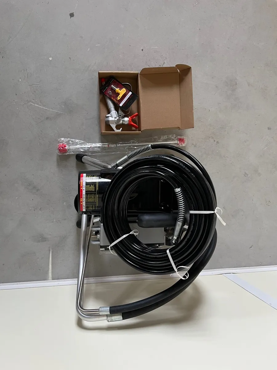 Airless paint sprayer, new, 240v - Image 4