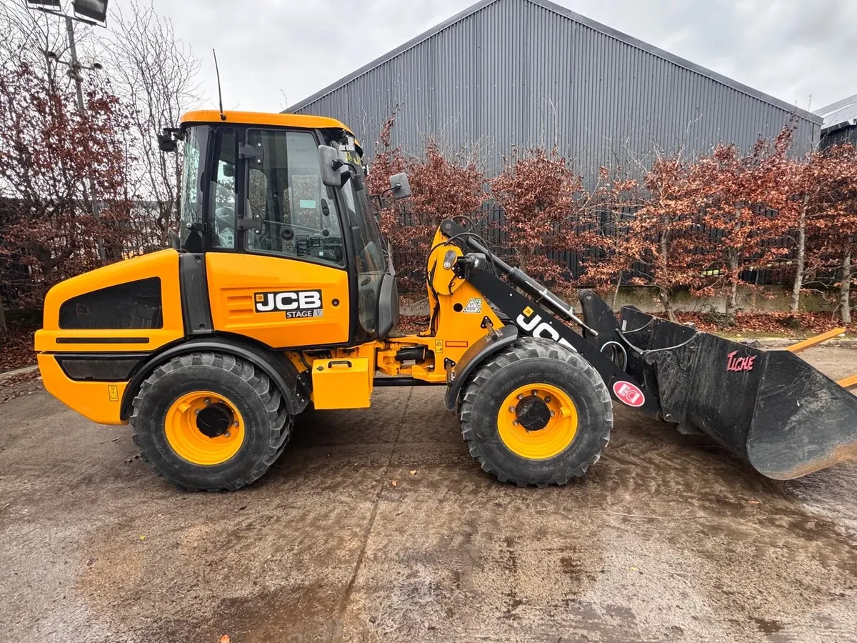 Jcb 407 Agri shovel - Image 2