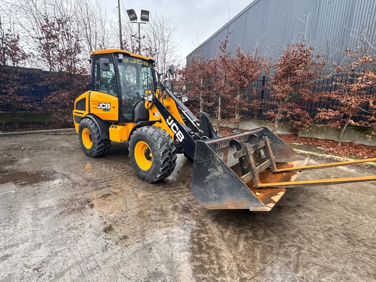 Jcb 407 Agri shovel - Image 4