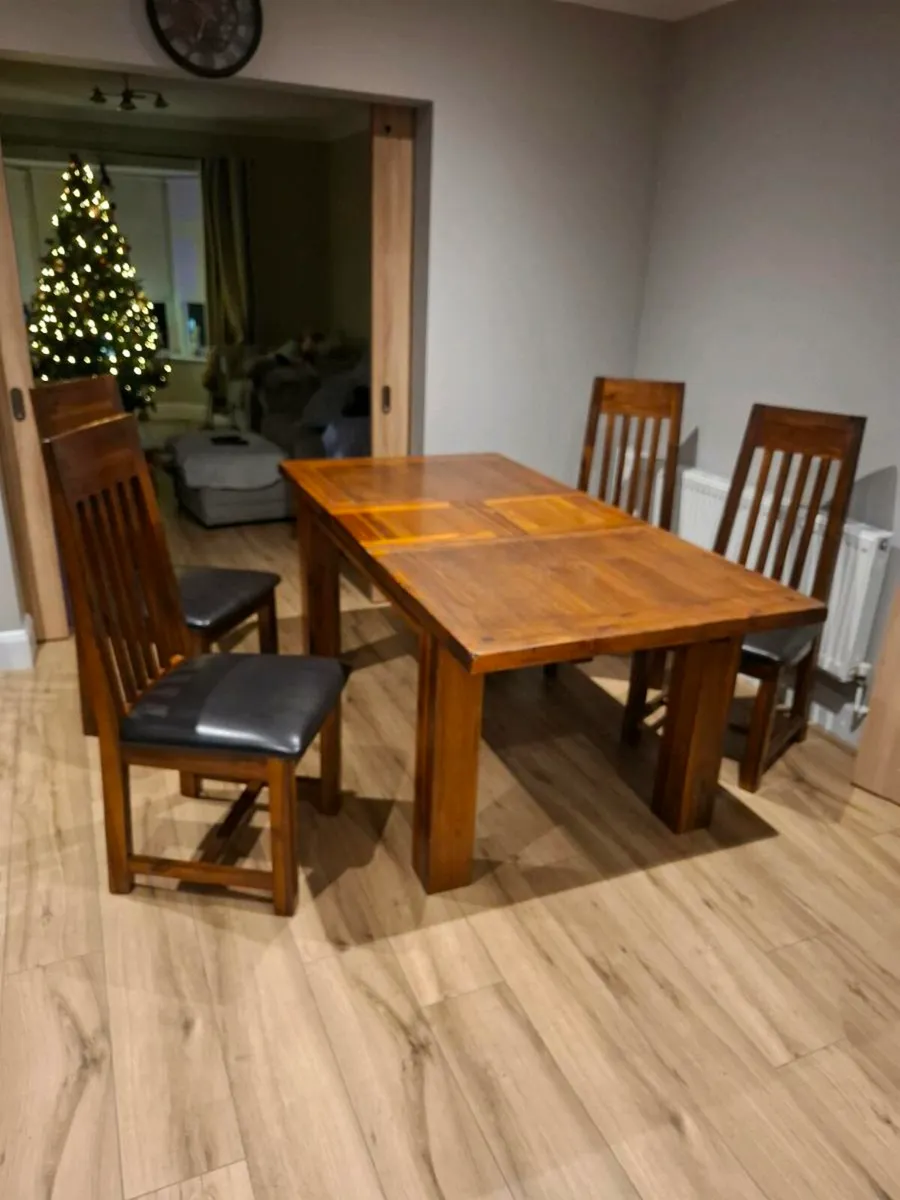 Dining table and chairs - Image 1