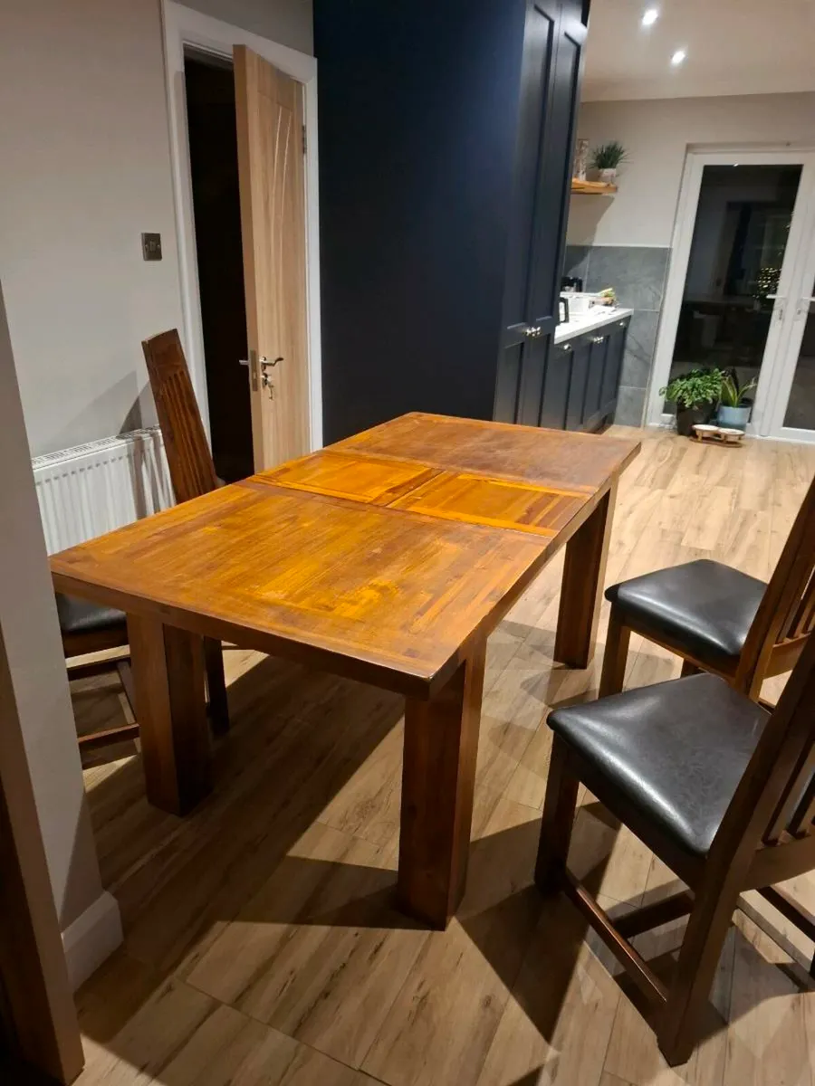 Dining table and chairs - Image 3