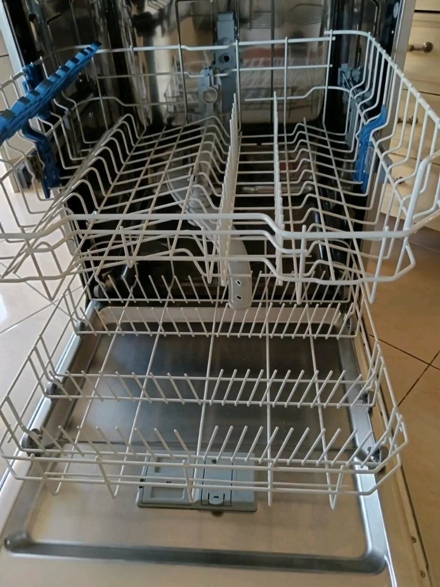 Dishwasher - Image 1