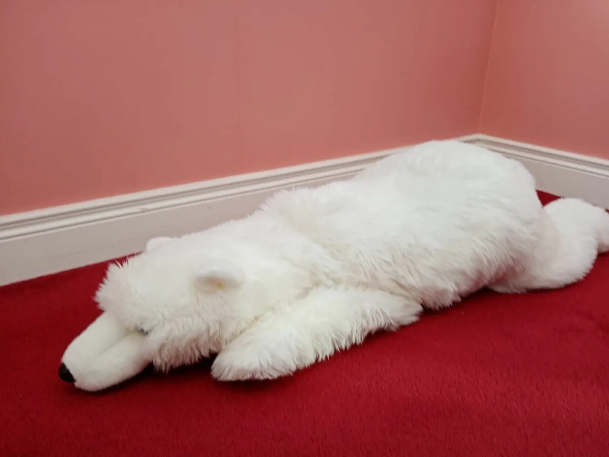 Polar bear teddy (skateboard size!) - Image 1