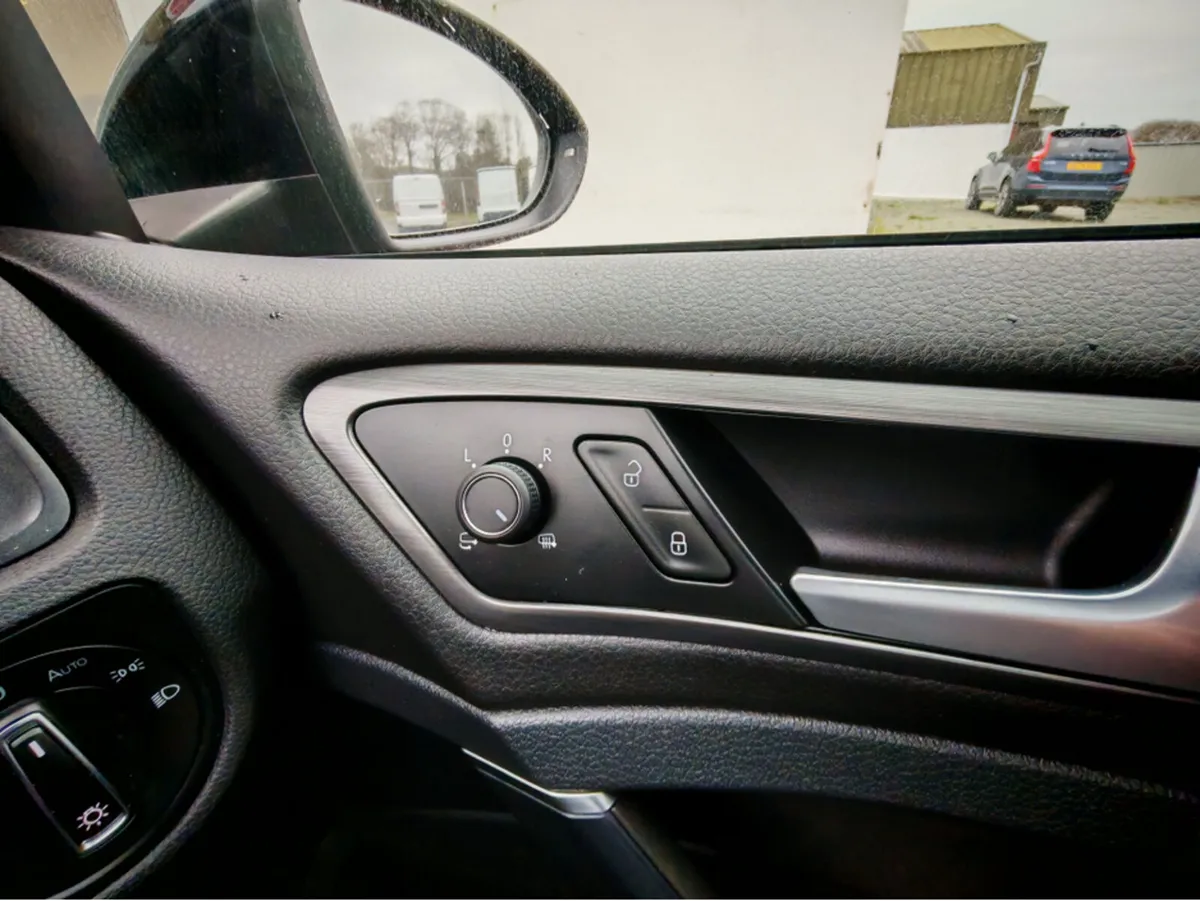 VOLKSWAGEN GOLF AUTO - Image 4