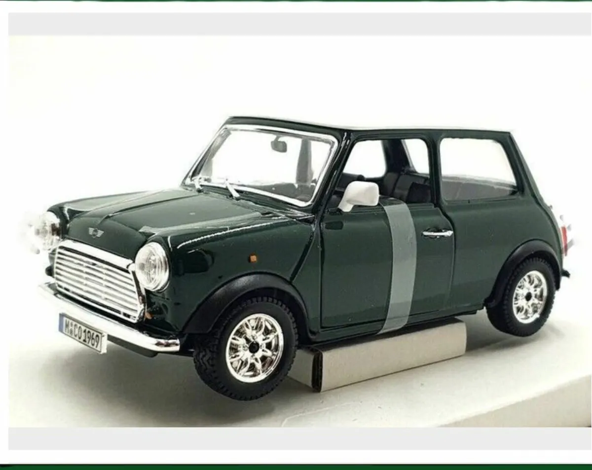 1:24 Scale Mini Cooper Green, Free Post - Image 4
