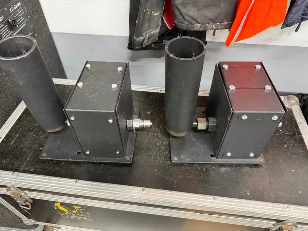 co2 cannons with hoses - Image 1