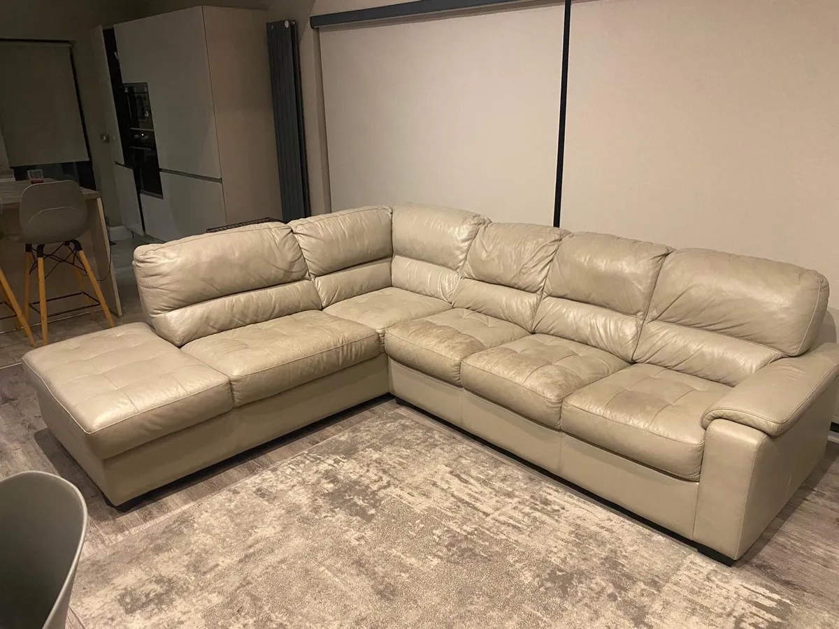 Corner sofa - Image 1