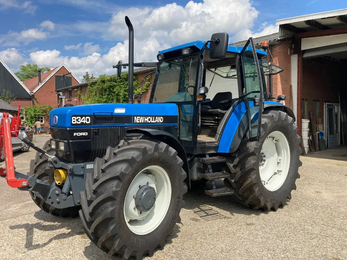 New Holland 8340 Low Hours - Image 3