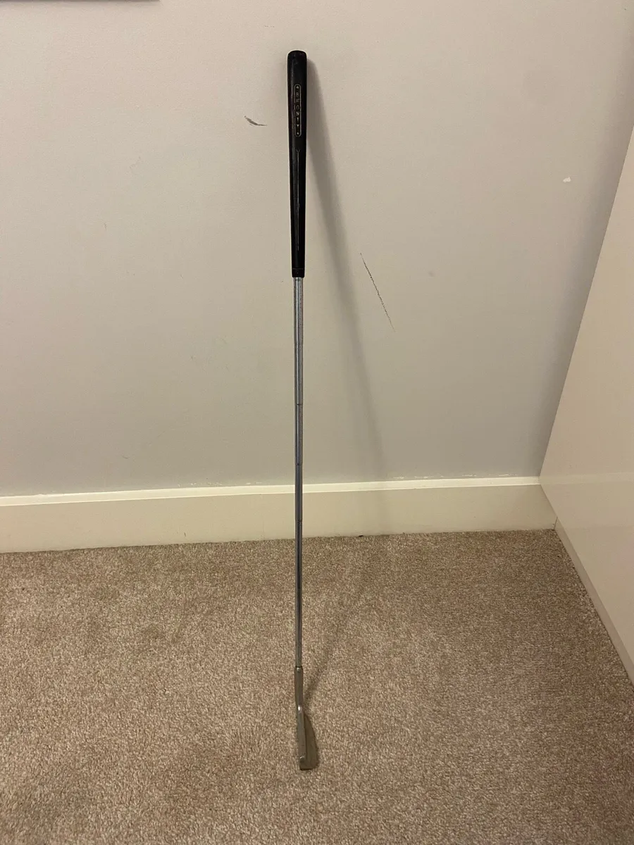 Left handed vintage putter - Image 1