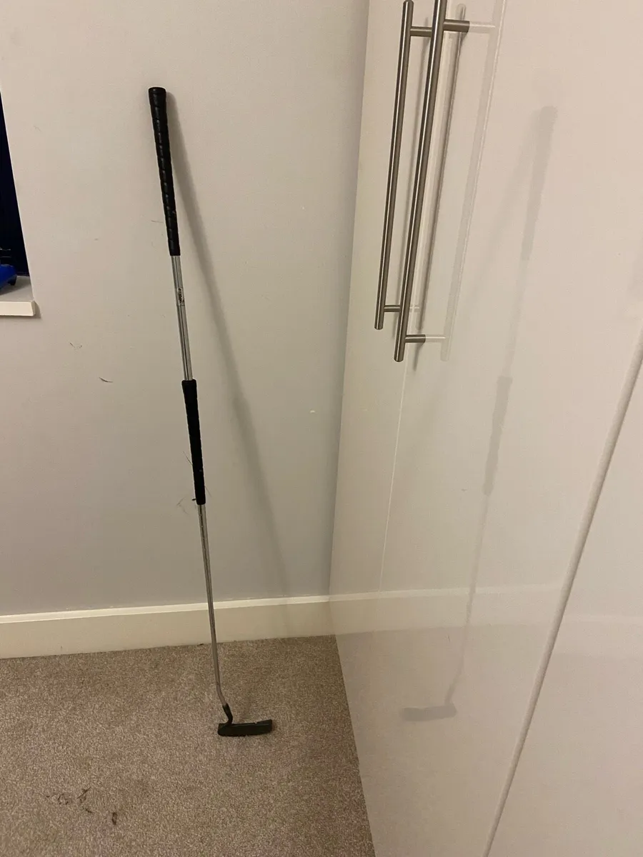 Left handed BROOMSTICK PUTTER - Image 1