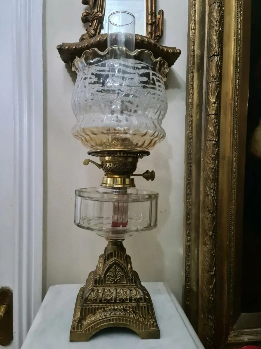 Antique oil lamp - Image 4