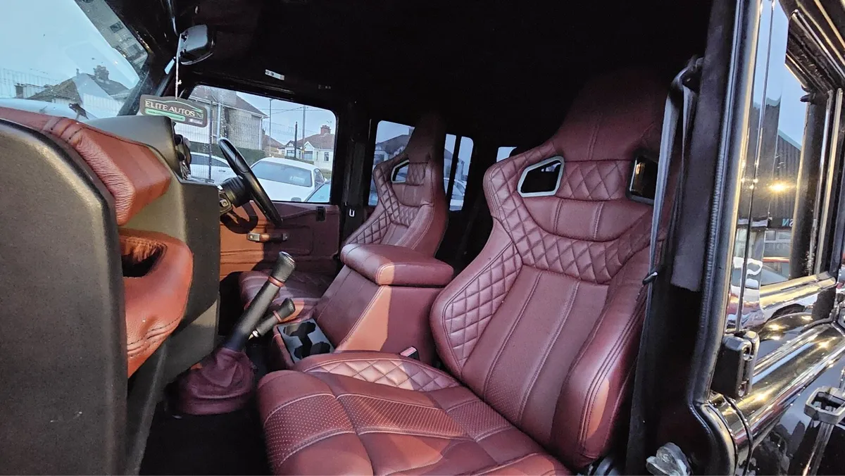 Land Rover defender 6x6 - Image 3