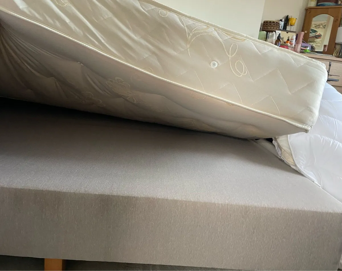 Super king bed or two singles - Image 4