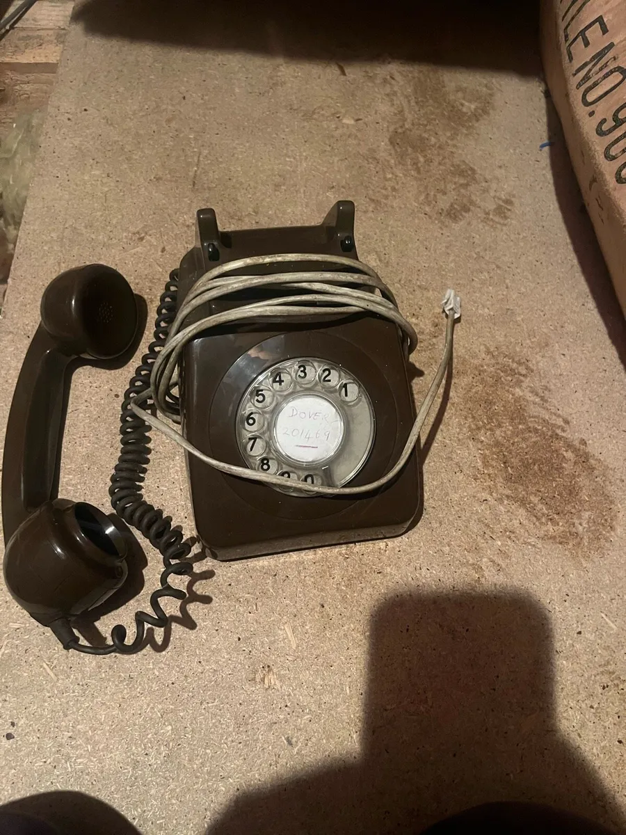 Old phone - Image 2