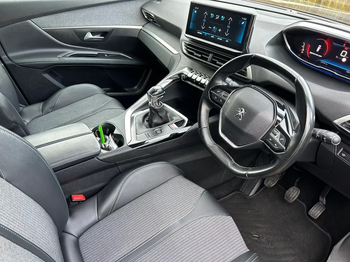 2022 Peugeot 5008 Allure 130Bhp - Image 4