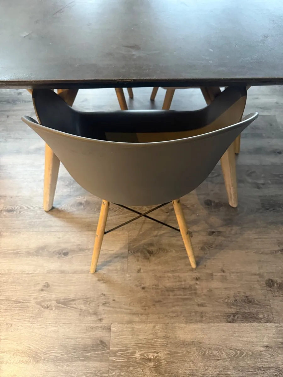 6 Dining chairs and 3 bar stool - Image 3