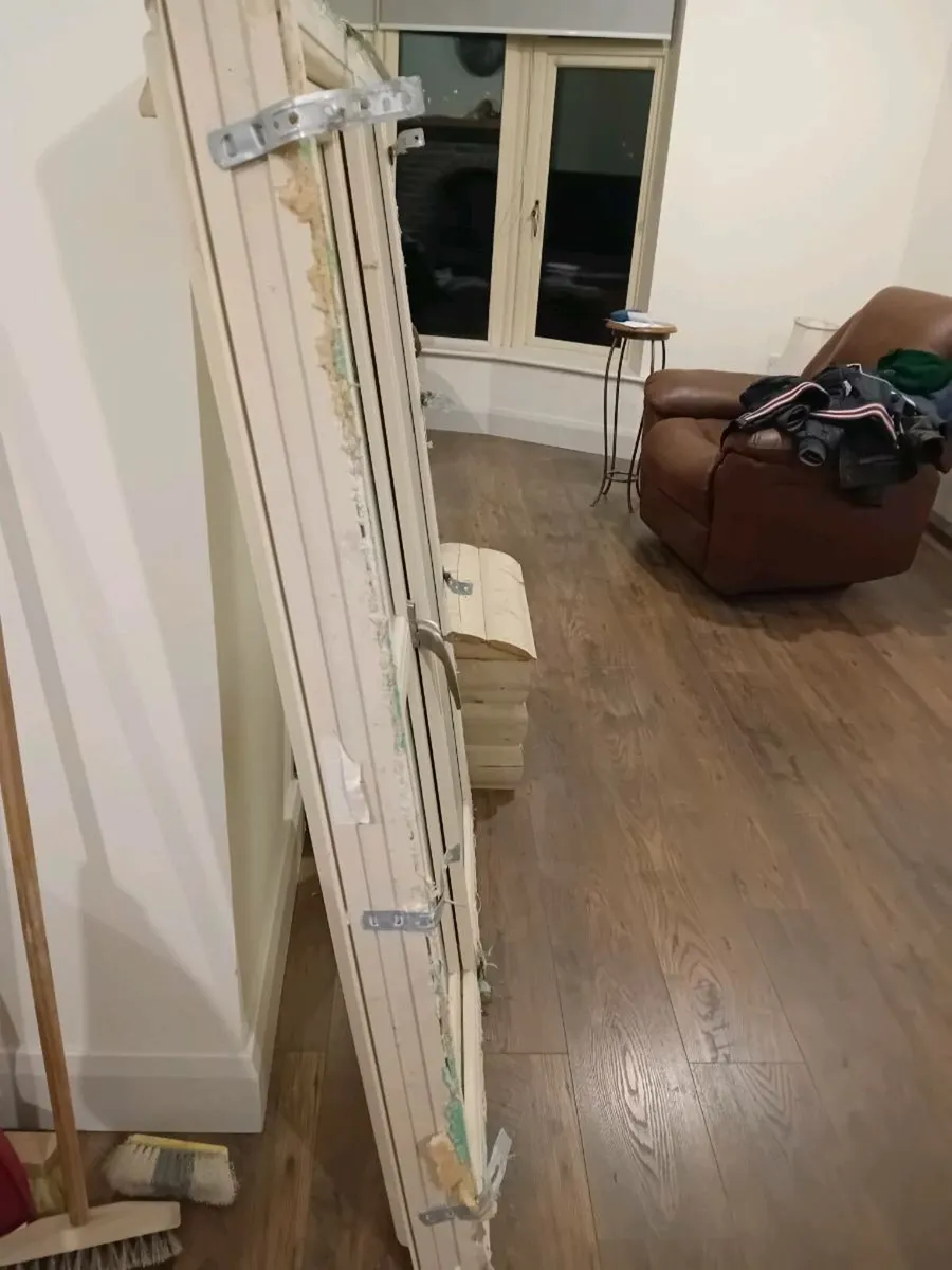 Garage/shed window - Image 2