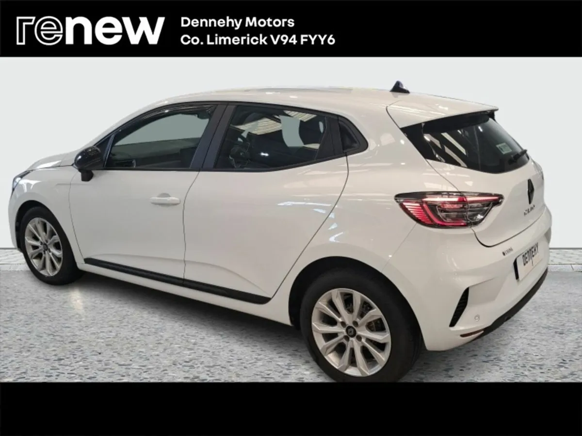 Renault Clio TCe 90 Evolution  **€87.92 per week** - Image 4