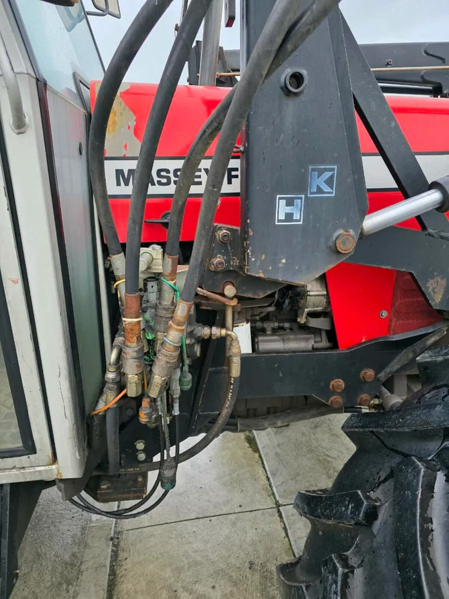 Loader to fit MF 390 - Image 3