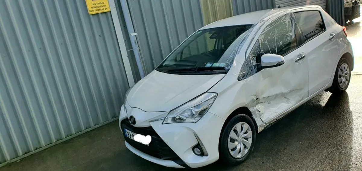 192 TOYOTA VITZ AUTO - Image 3