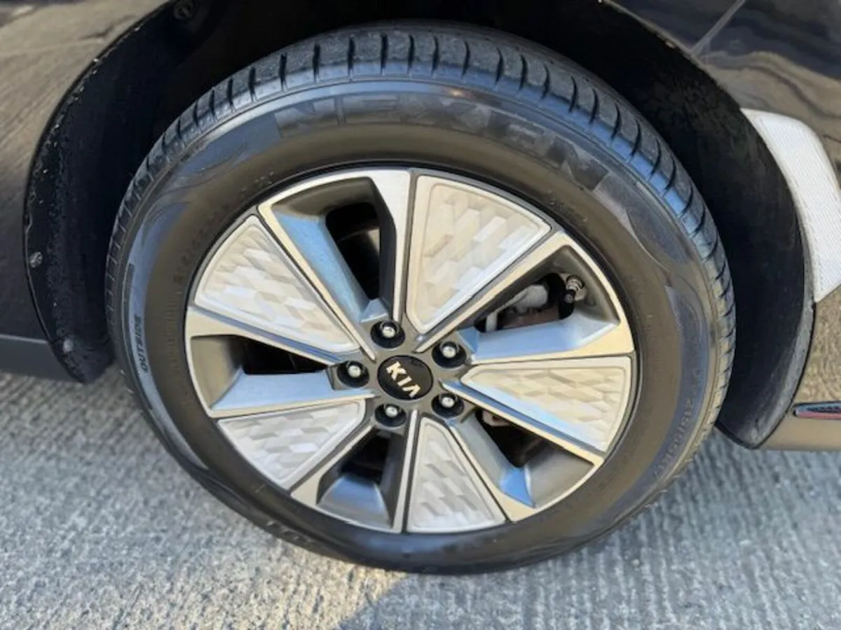 Kia Soul 2019 2019 EV  | K3 64kWh | Immaculate | - Image 4
