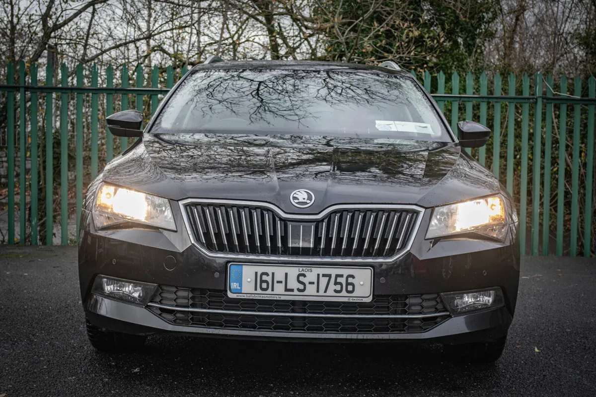 2016 Skoda Superb 2.0 TDI  Business *High Spec* ! - Image 2