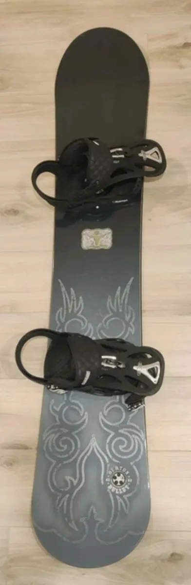Burton Bullet Snowboard with attachments & bag - Image 4