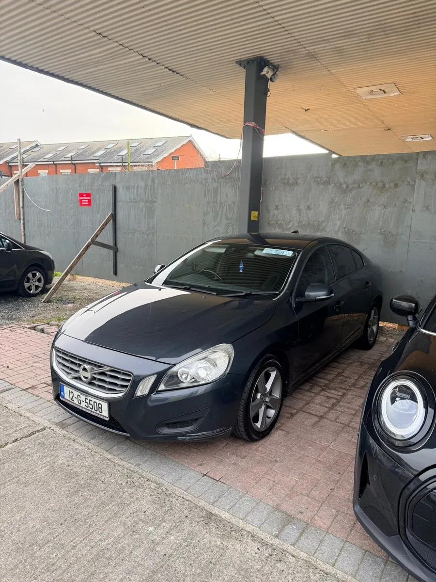 Volvo s60 - Image 2