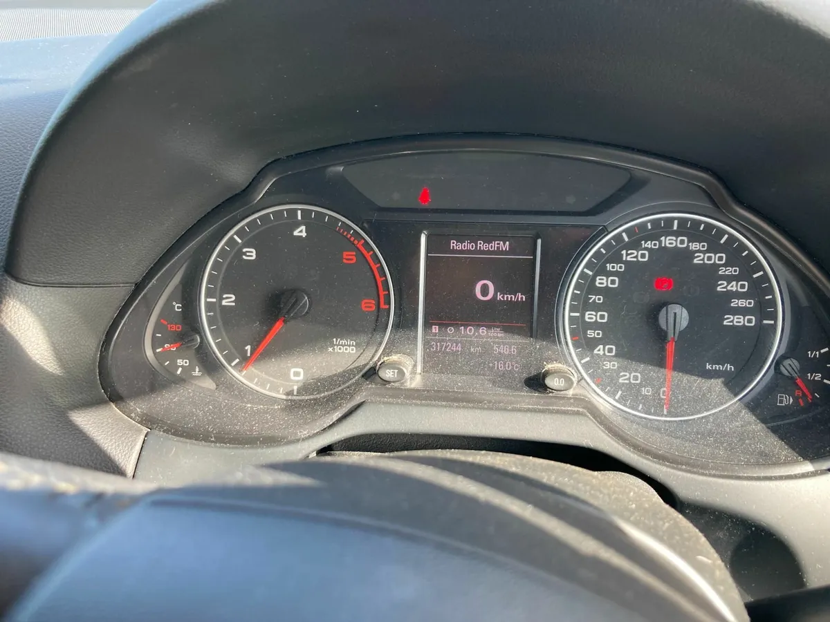 Audi Q5  2012 - Image 2