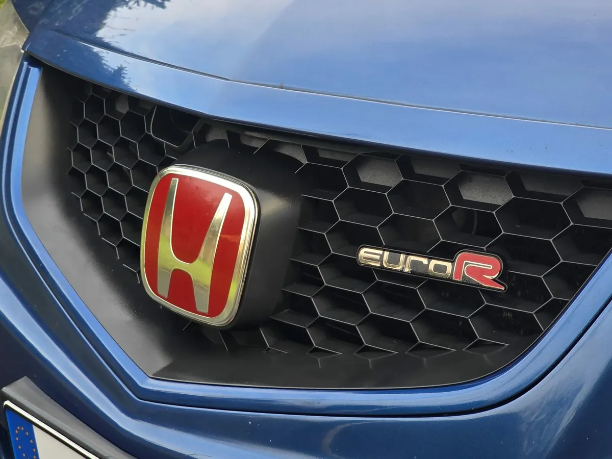 ⭐️2005 HONDA ACCORD EURO R⭐️ - Image 1