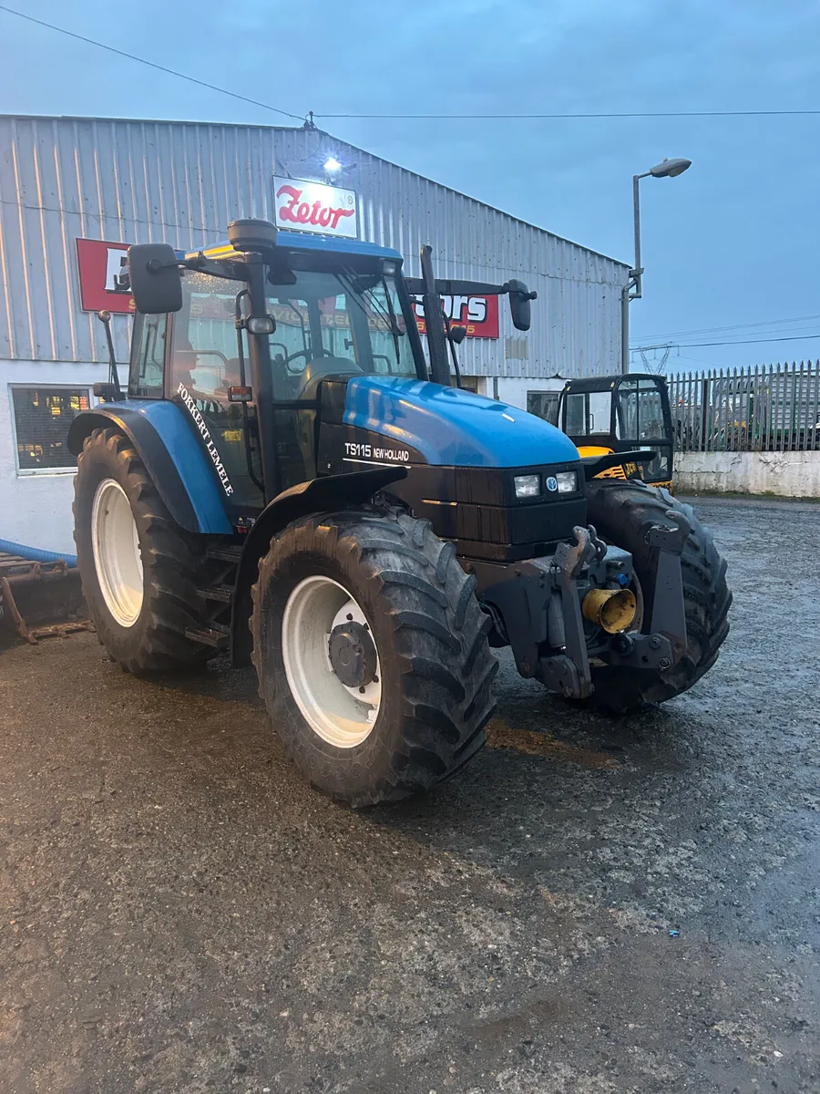 2002 New Holland TS115 - Image 1
