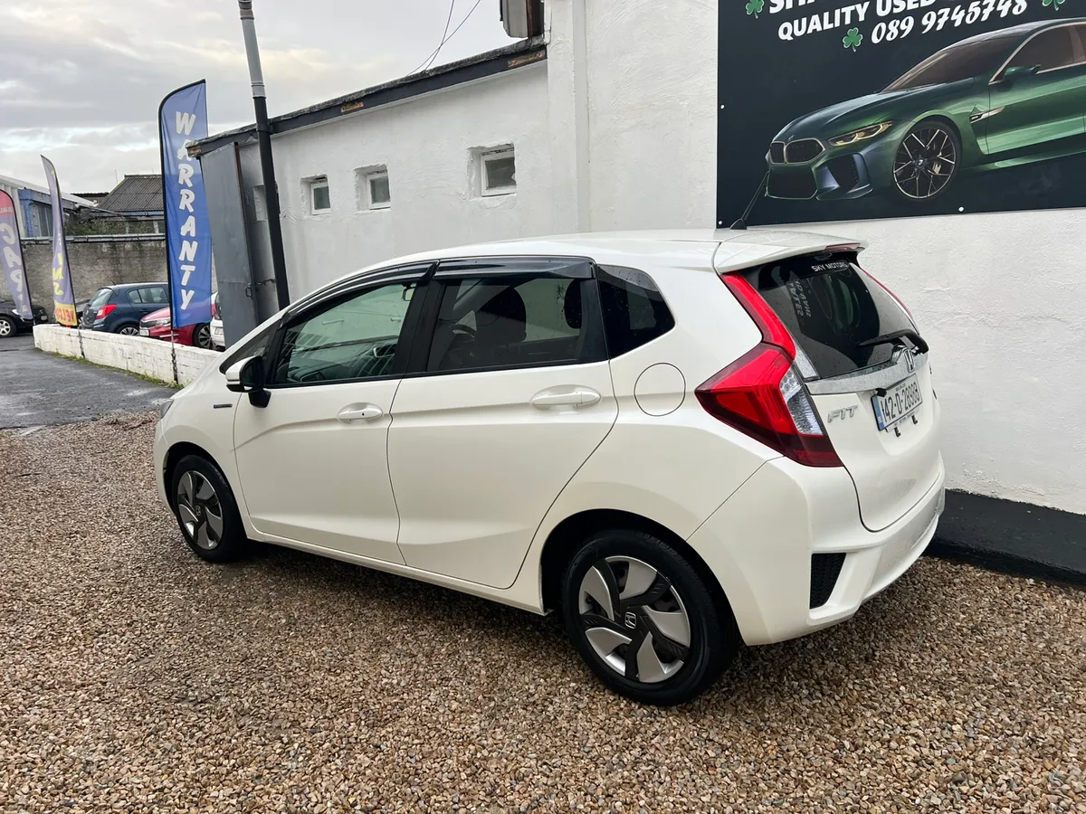 2014 Honda Fit 1.5 Hybird Automatic - Image 3