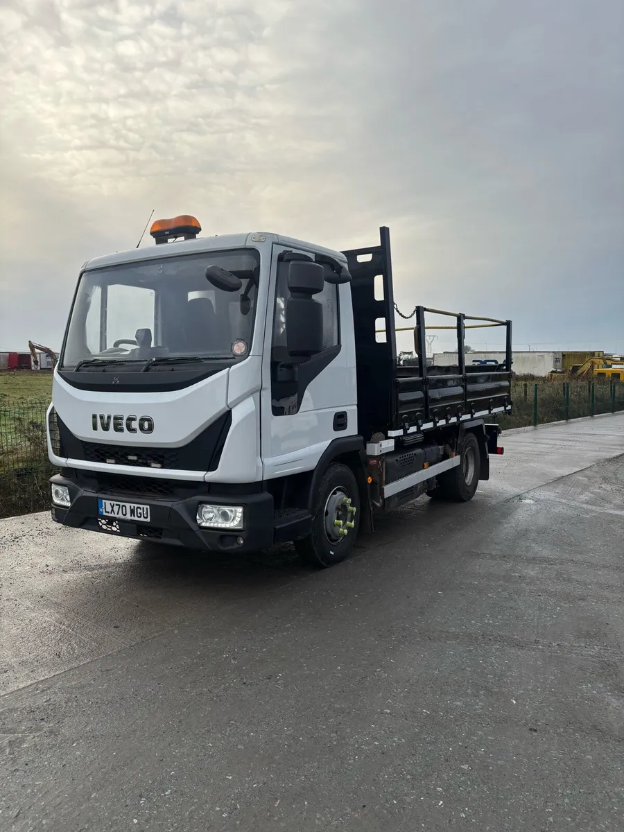 2020, 7.5ton tipper - Image 2