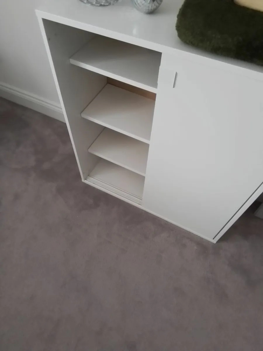 Shoe storage unit - Image 1