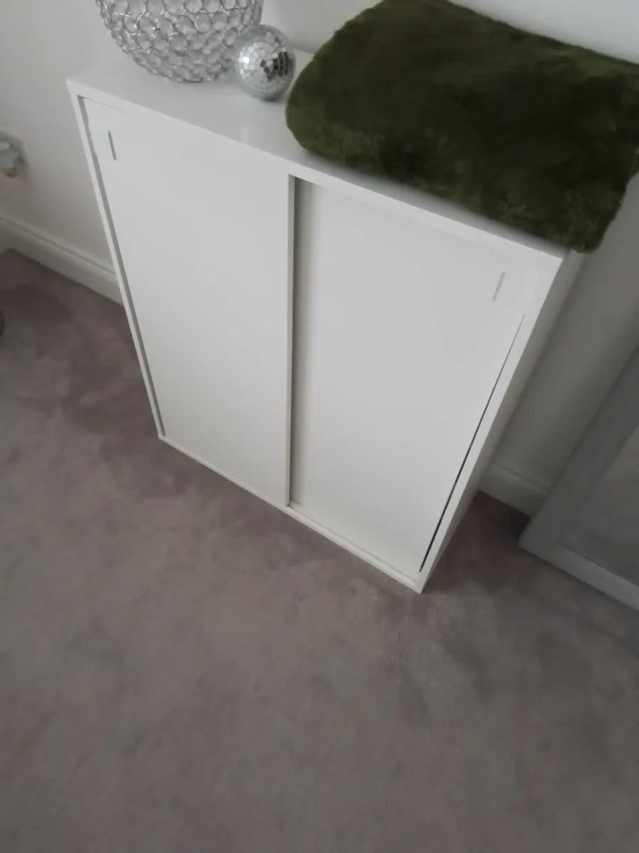 Shoe storage unit - Image 2