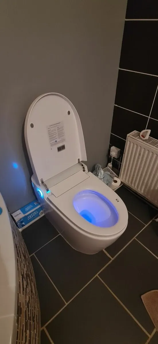 20 NEW SMART TOILETS — WHITE / BLACK / GREY - Image 1